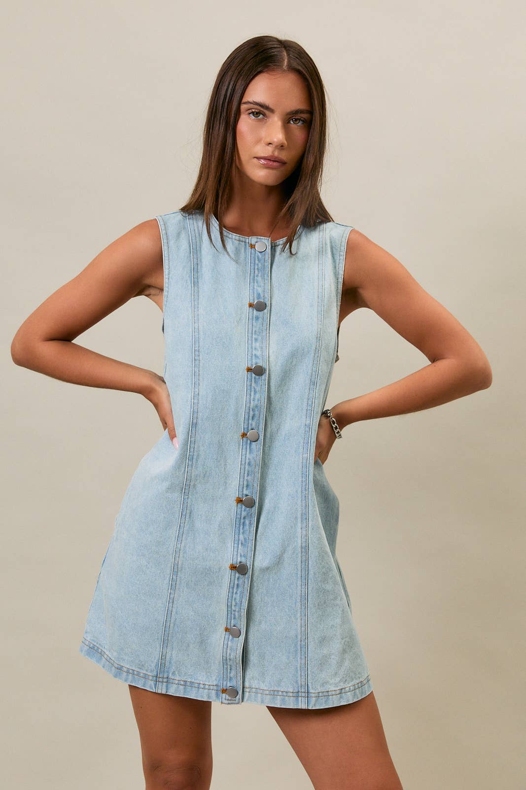 SLEEVELESS ROUND NECK BUTTON DOWN DENIM MINI DRESS