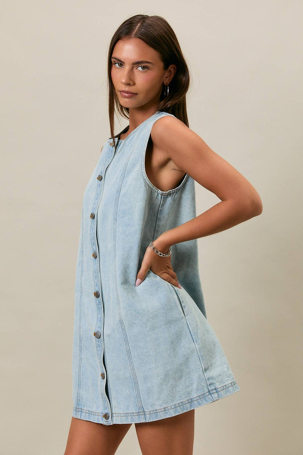 SLEEVELESS ROUND NECK BUTTON DOWN DENIM MINI DRESS
