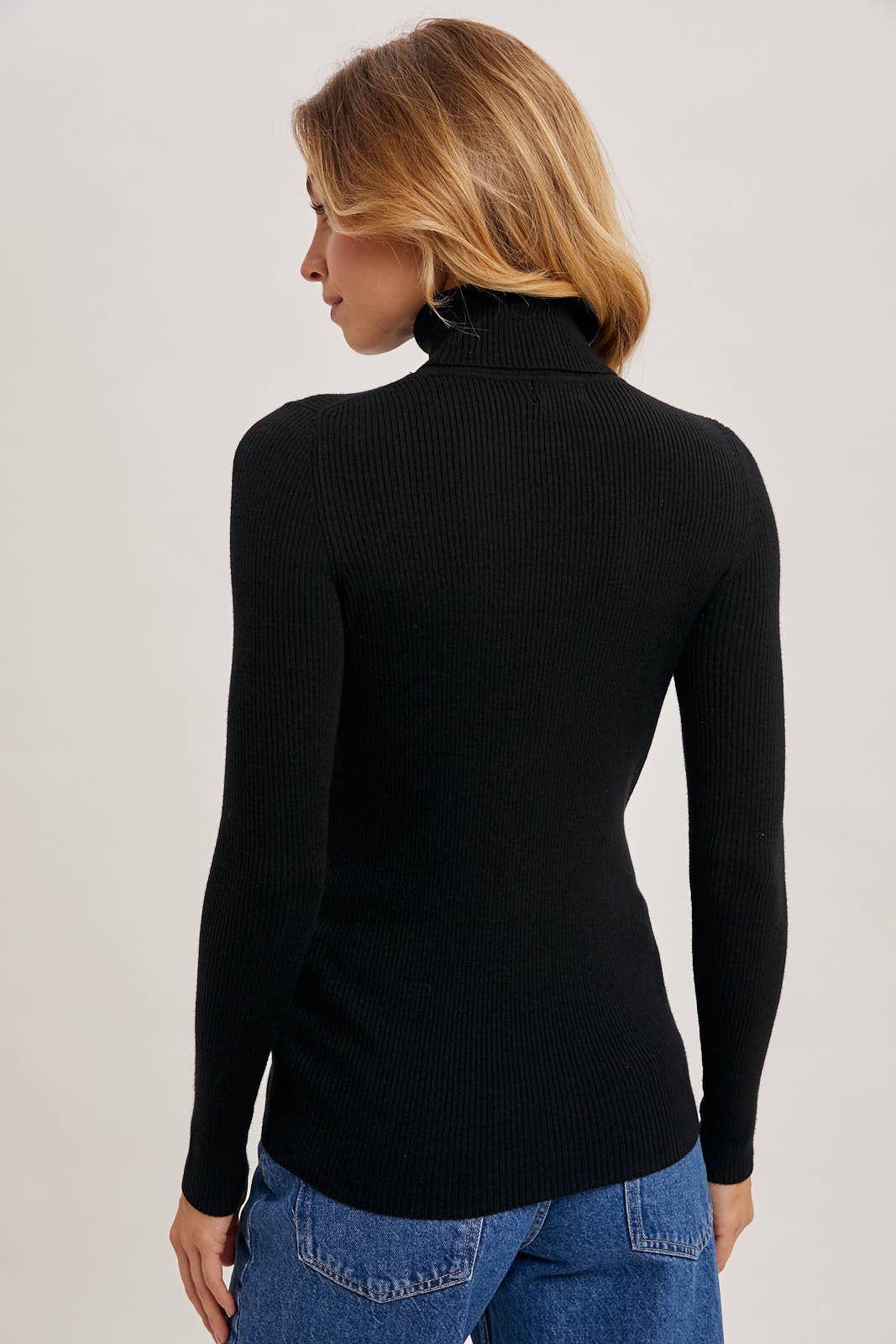 ESSENTIAL RIB TURTLE NECK PULLOVER