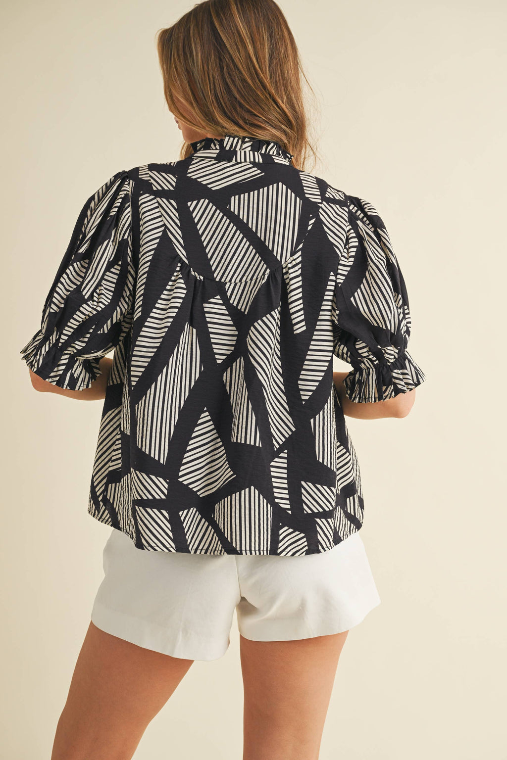 Geometric Stripes Print Puff Sleeve Blouse