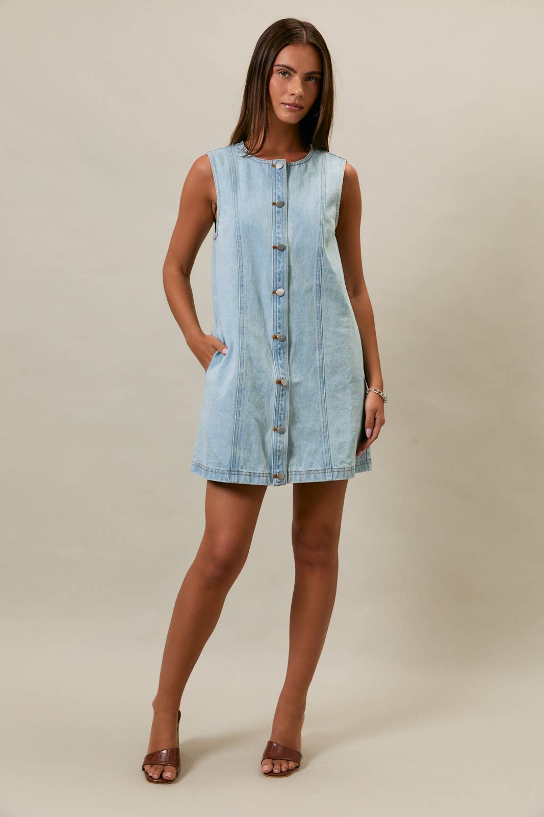 SLEEVELESS ROUND NECK BUTTON DOWN DENIM MINI DRESS